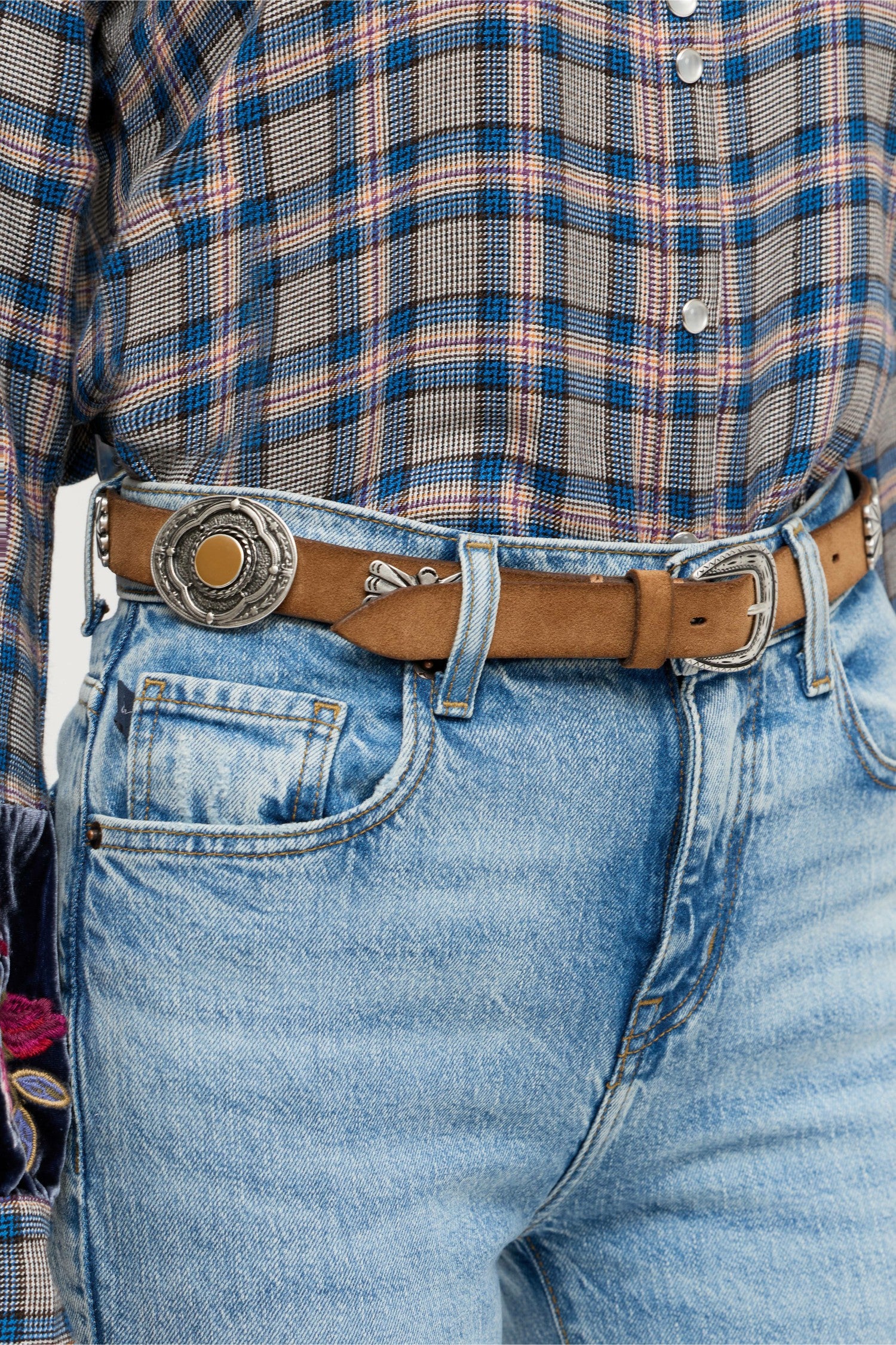 Johnny Was SPILLA ITALIAN SUEDE CONCH BELT