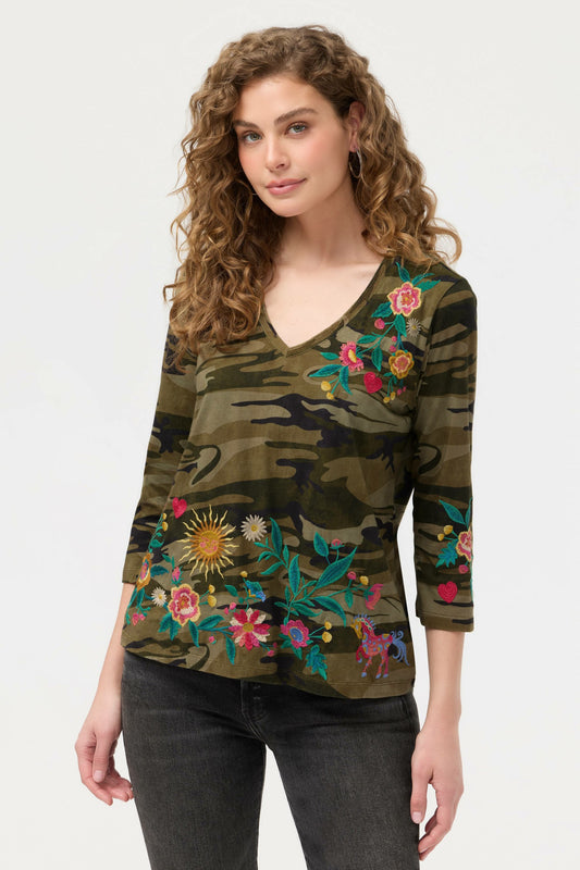 Johnny Was 3/4 SLEEVE TRAPUNTO V-NECK TEE