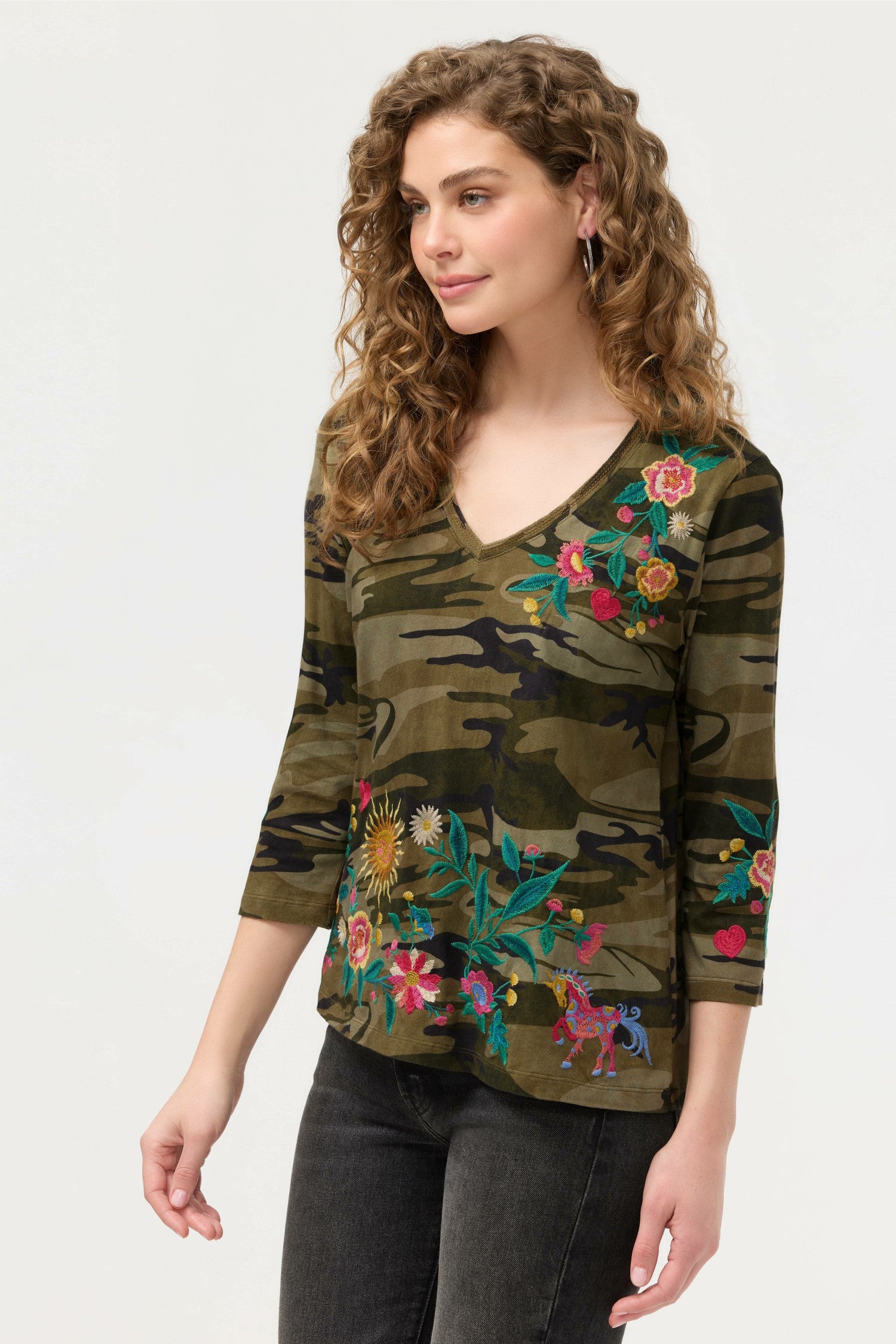 Johnny Was 3/4 SLEEVE TRAPUNTO V-NECK TEE