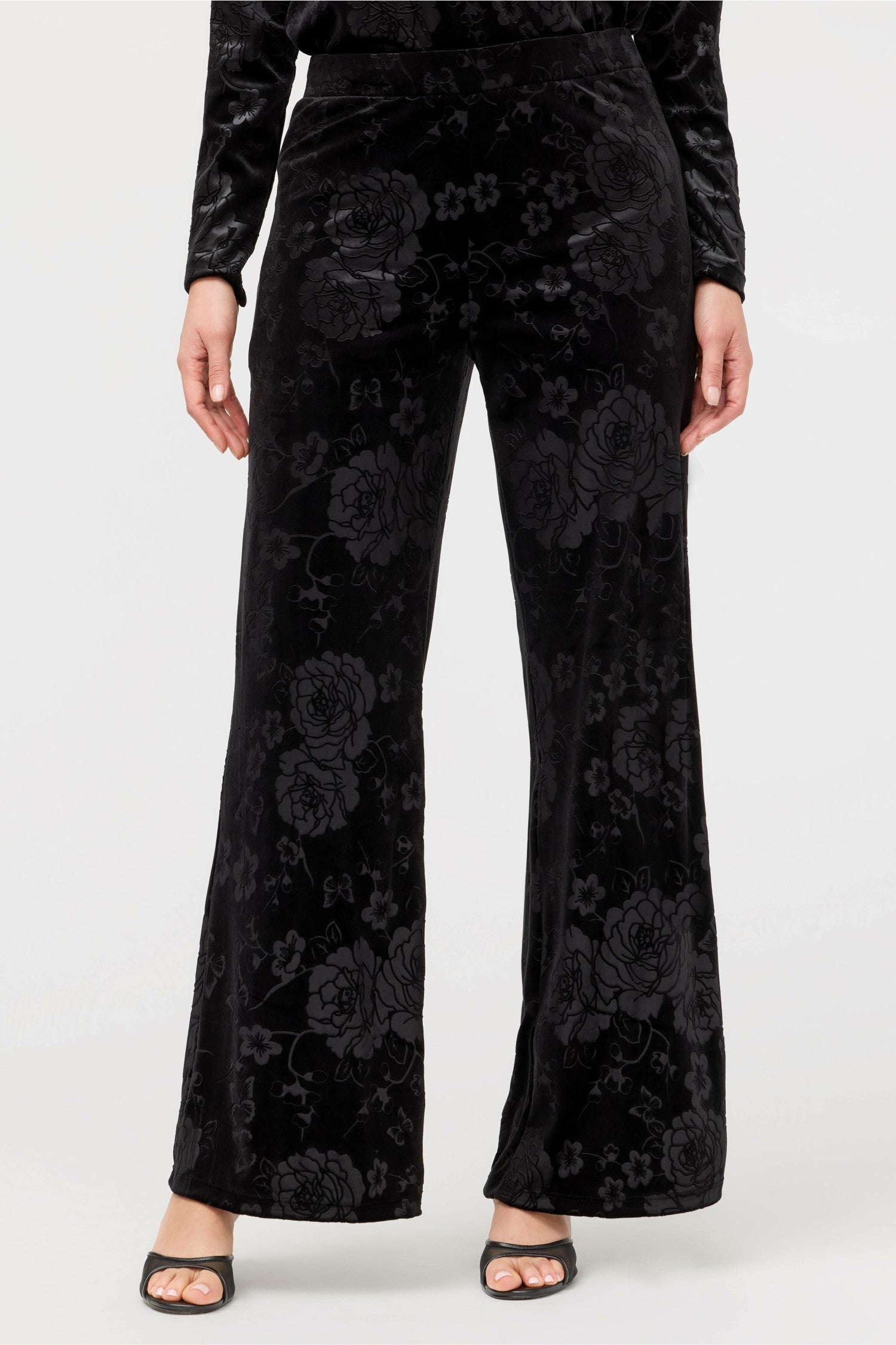 Johnny Was EMBOSSED STRETCH VELVET WIDE LEG PANT