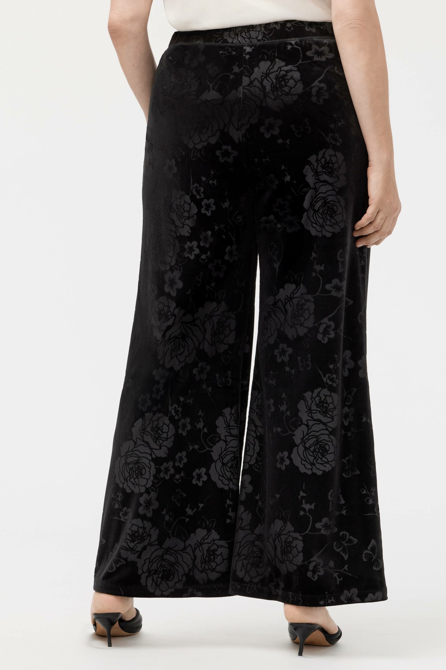 Johnny Was EMBOSSED STRETCH VELVET WIDE LEG PANT